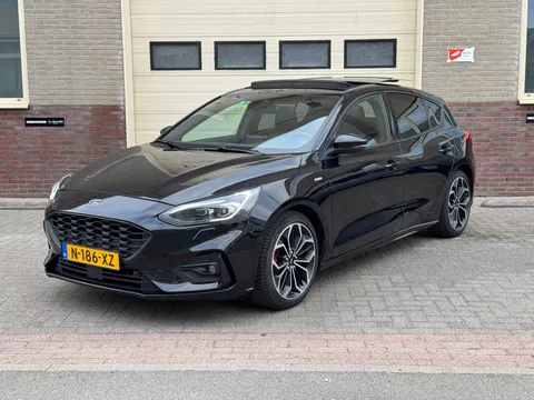 Ford Focus 1.5 ST-Line B&amp;O | Pano | AUT. | Line assist | Dodehoekdetectie | Navigatie | Stoel -/ stuur verwarming